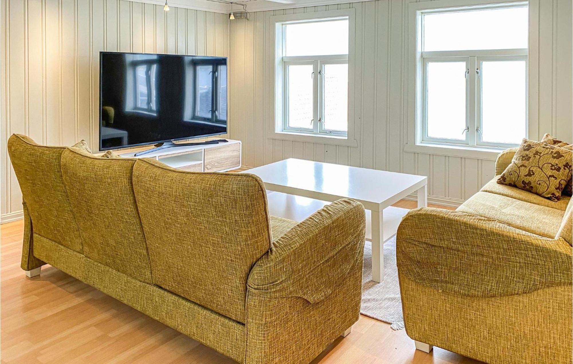 Awesome Home In Kristiansund With House Sea View Exterior foto