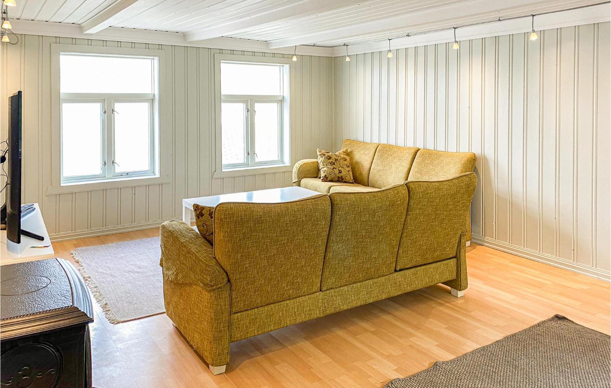 Awesome Home In Kristiansund With House Sea View Exterior foto