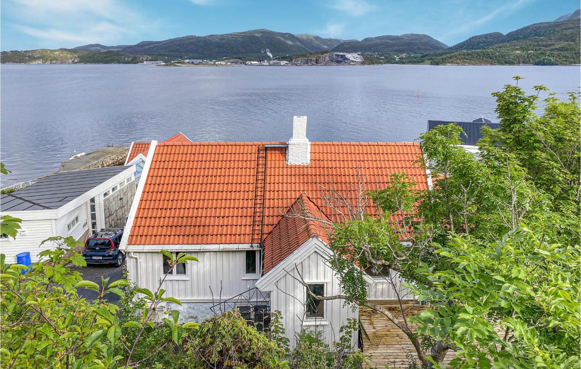 Awesome Home In Kristiansund With House Sea View Exterior foto