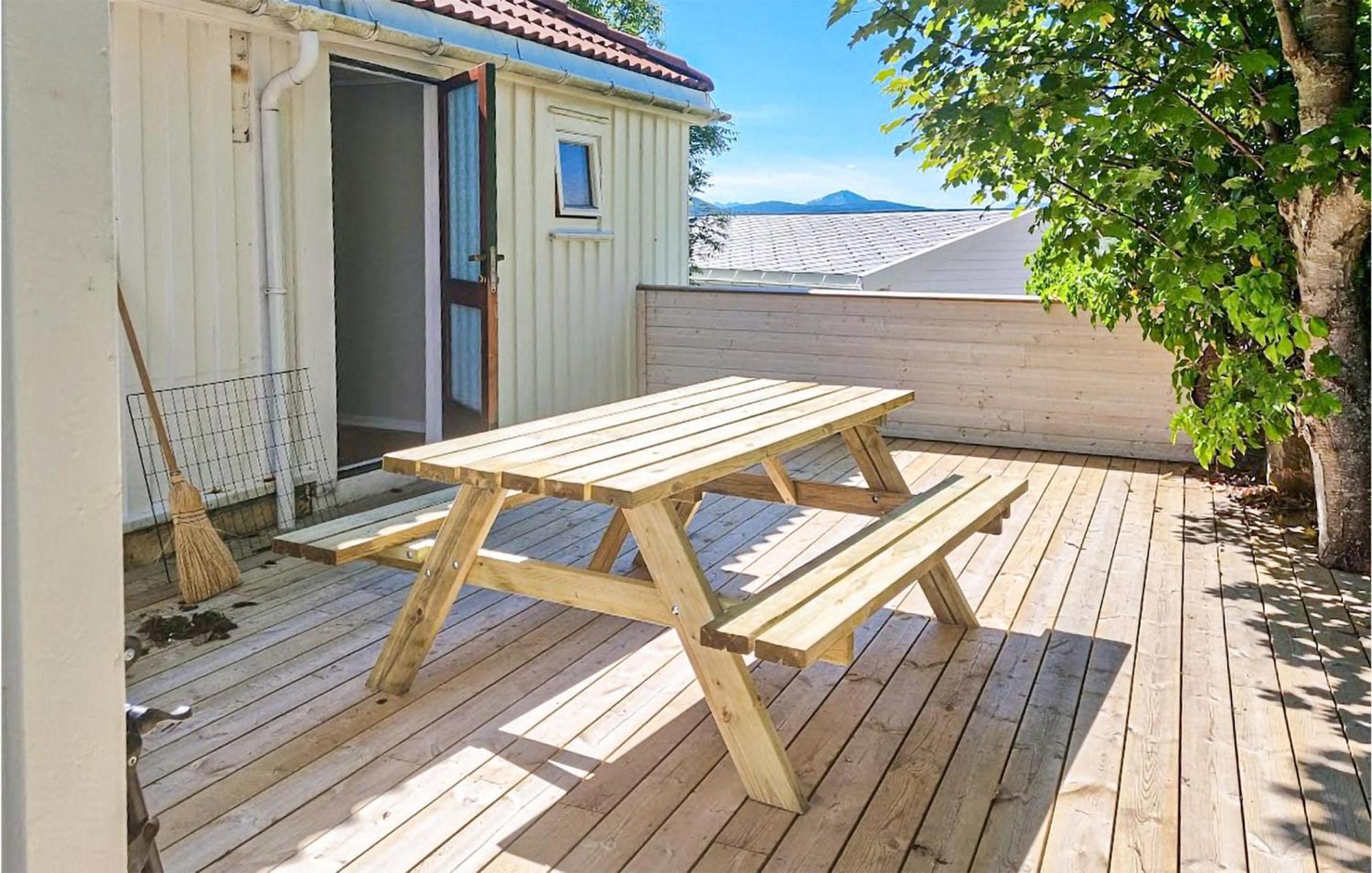 Awesome Home In Kristiansund With House Sea View Exterior foto